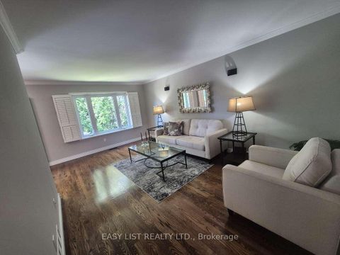 Photo 3 at 51 Lyndale Crescent, Courtice, Clarington