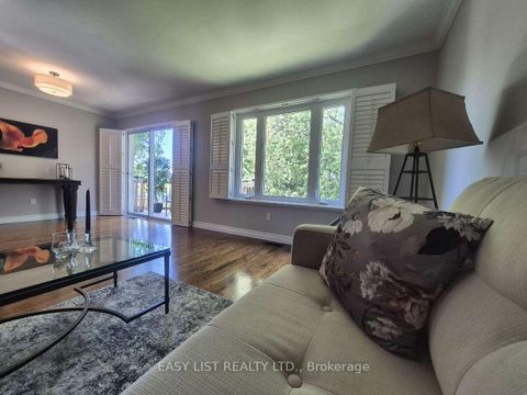 Photo 4 at 51 Lyndale Crescent, Courtice, Clarington