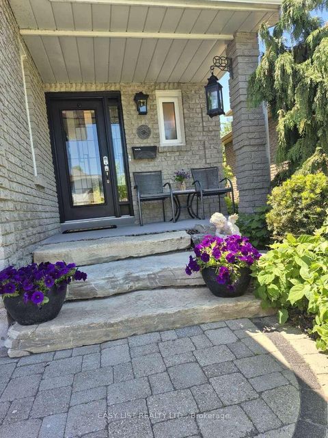 Photo 5 at 51 Lyndale Crescent, Courtice, Clarington