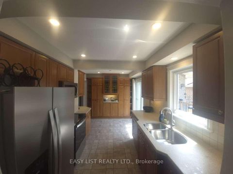 Photo 22 at 51 Lyndale Crescent, Courtice, Clarington