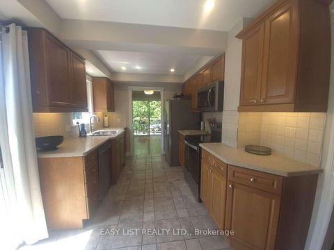 Photo 23 at 51 Lyndale Crescent, Courtice, Clarington
