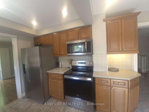 Photo 24 at 51 Lyndale Crescent, Courtice, Clarington