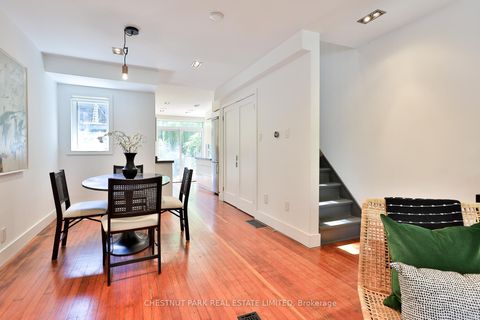 Photo 6 at 589 Wellington Street W, Niagara, Toronto