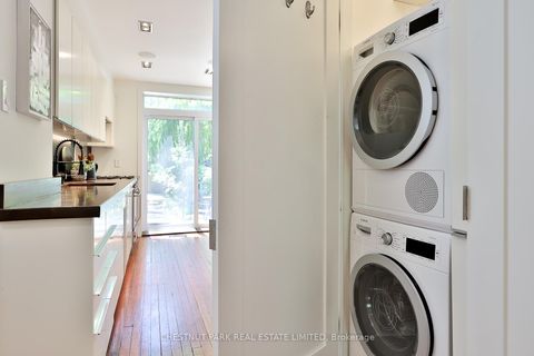 Photo 11 at 589 Wellington Street W, Niagara, Toronto