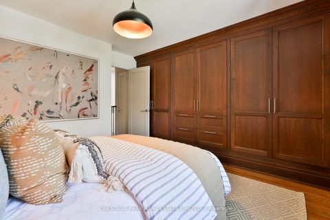 Photo 16 at 589 Wellington Street W, Niagara, Toronto