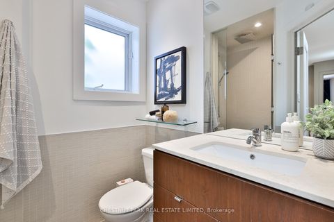 Photo 18 at 589 Wellington Street W, Niagara, Toronto
