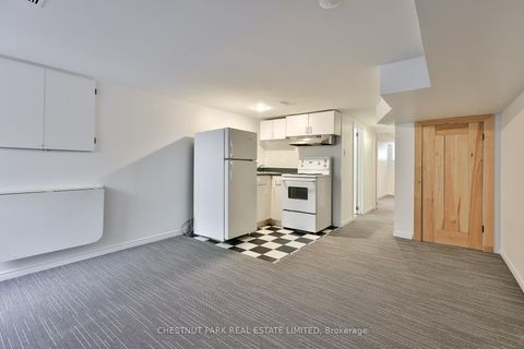 Photo 19 at 589 Wellington Street W, Niagara, Toronto