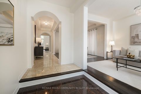 Photo 4 at 37 Heron Hollow Avenue, Oak Ridges, Richmond Hill