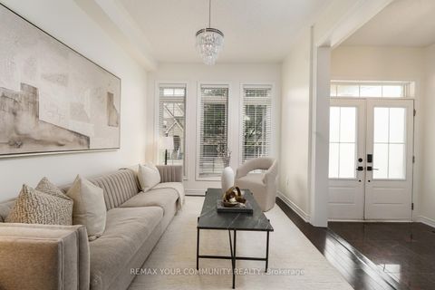 Photo 5 at 37 Heron Hollow Avenue, Oak Ridges, Richmond Hill