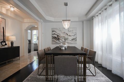 Photo 9 at 37 Heron Hollow Avenue, Oak Ridges, Richmond Hill