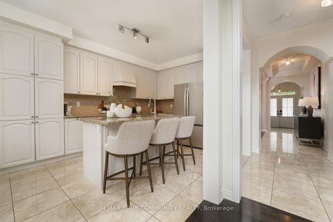 Photo 15 at 37 Heron Hollow Avenue, Oak Ridges, Richmond Hill