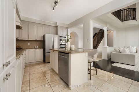 Photo 16 at 37 Heron Hollow Avenue, Oak Ridges, Richmond Hill