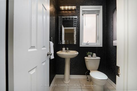 Photo 25 at 37 Heron Hollow Avenue, Oak Ridges, Richmond Hill