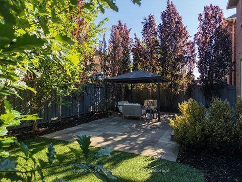 Photo 40 at 37 Heron Hollow Avenue, Oak Ridges, Richmond Hill