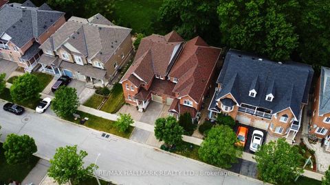 Photo 1 at 60 Dovetail Drive, Oak Ridges Lake Wilcox, Richmond Hill