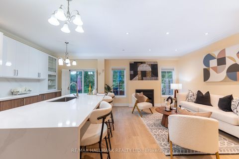 Photo 2 at 60 Dovetail Drive, Oak Ridges Lake Wilcox, Richmond Hill