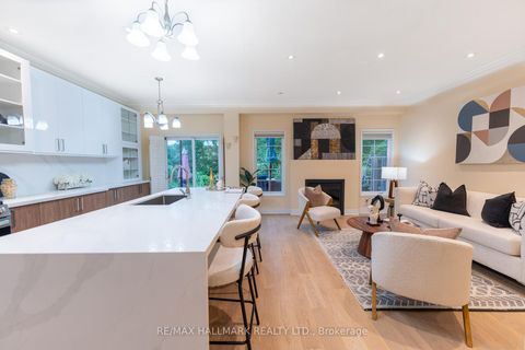 Photo 9 at 60 Dovetail Drive, Oak Ridges Lake Wilcox, Richmond Hill