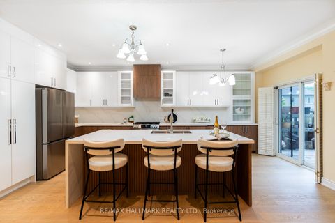 Photo 10 at 60 Dovetail Drive, Oak Ridges Lake Wilcox, Richmond Hill