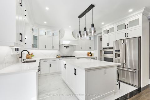 Photo 11 at 24 Larwood Boulevard, Cliffcrest, Toronto