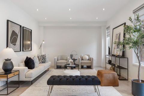 Photo 5 at 55 Headwind Boulevard, Vellore Village, Vaughan