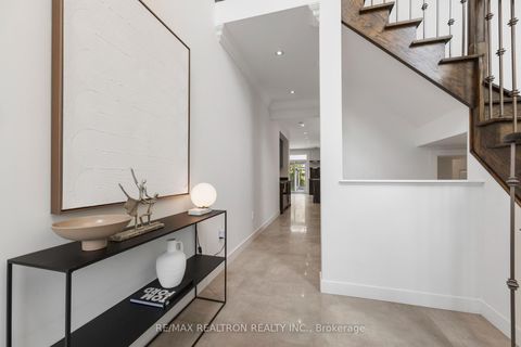 Photo 9 at 55 Headwind Boulevard, Vellore Village, Vaughan