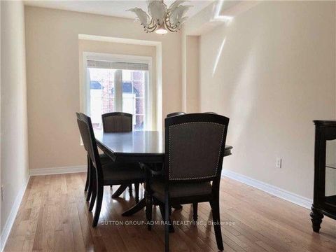 Photo 3 at 2 - 15 Old Colony Road, Oak Ridges Lake Wilcox, Richmond Hill
