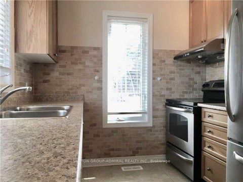 Photo 4 at 2 - 15 Old Colony Road, Oak Ridges Lake Wilcox, Richmond Hill