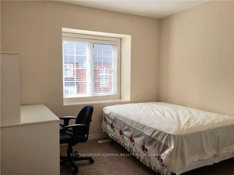 Photo 8 at 2 - 15 Old Colony Road, Oak Ridges Lake Wilcox, Richmond Hill