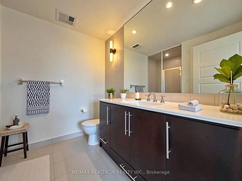 Photo 15 at 605 - 28 Linden Street, North St. James Town, Toronto