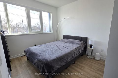 Photo 11 at 308 - 2300 St Clair Avenue W, Junction Area, Toronto
