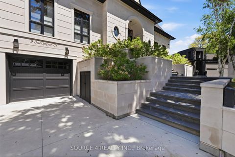 Photo 2 at 9 Sandpiper Court, Donalda, Toronto