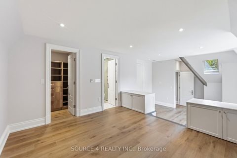Photo 7 at 9 Sandpiper Court, Donalda, Toronto