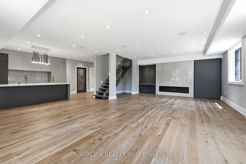 Photo 12 at 9 Sandpiper Court, Donalda, Toronto