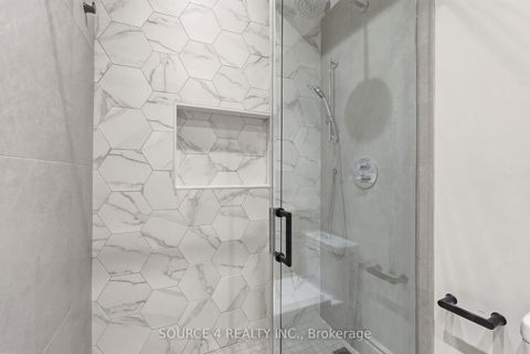 Photo 37 at 9 Sandpiper Court, Donalda, Toronto