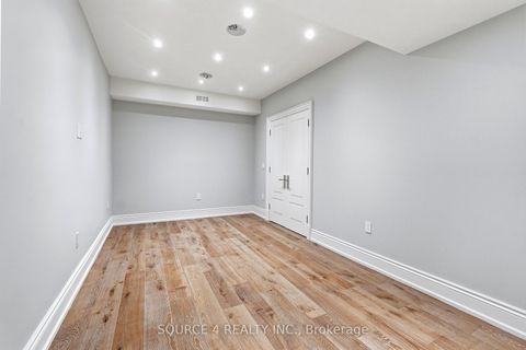 Photo 40 at 9 Sandpiper Court, Donalda, Toronto