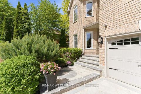 Photo 1 at 205 Fletcher Drive, Maple, Vaughan