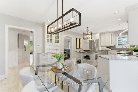 Photo 8 at 205 Fletcher Drive, Maple, Vaughan