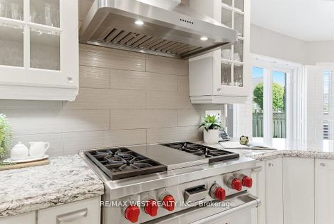 Photo 12 at 205 Fletcher Drive, Maple, Vaughan