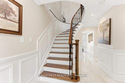Photo 13 at 205 Fletcher Drive, Maple, Vaughan