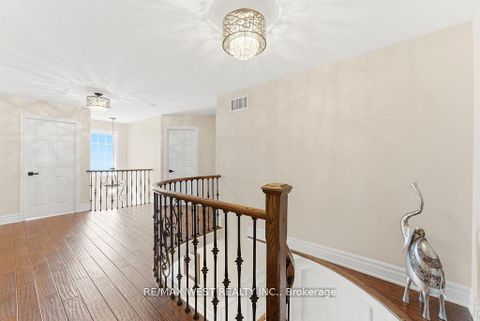 Photo 14 at 205 Fletcher Drive, Maple, Vaughan