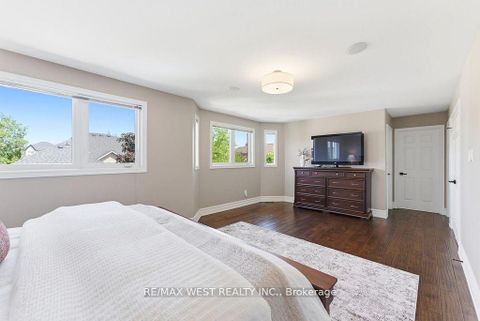 Photo 16 at 205 Fletcher Drive, Maple, Vaughan