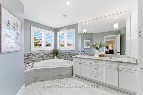 Photo 17 at 205 Fletcher Drive, Maple, Vaughan