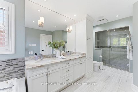 Photo 18 at 205 Fletcher Drive, Maple, Vaughan