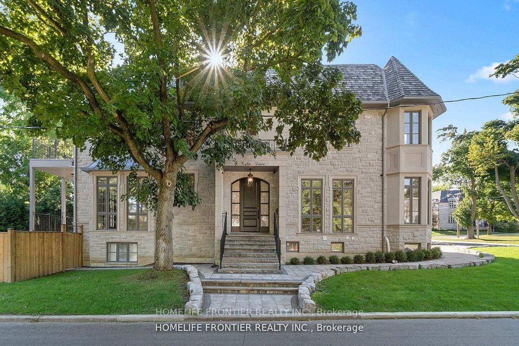 8 Vesta Drive, Forest Hill South, Toronto photo number 2