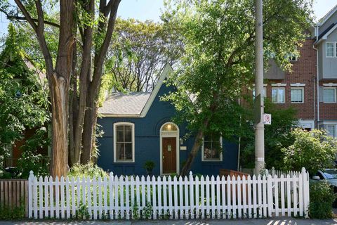 Photo 1 at 251 Berkeley Street, Moss Park, Toronto
