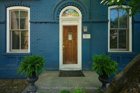 Photo 2 at 251 Berkeley Street, Moss Park, Toronto