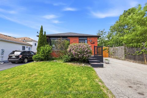 Photo 1 at 68 Overbank Drive, McLaughlin, Oshawa