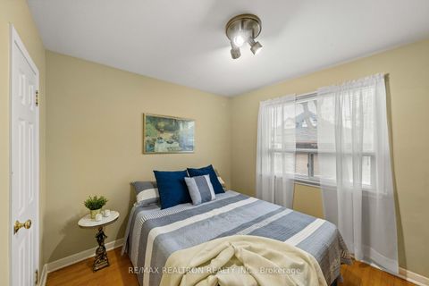 Photo 13 at 1144 Glengrove Avenue W, Glen Park, Toronto