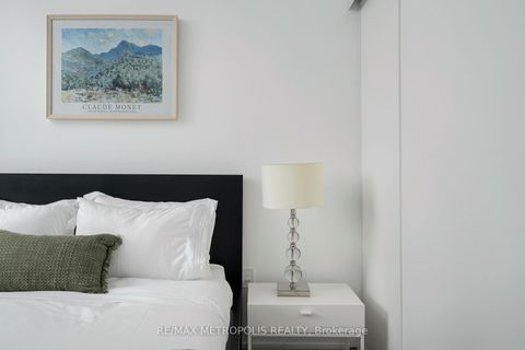 Photo 7 at 307 - 2300 St Clair Avenue W, Junction Area, Toronto