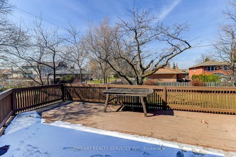 Photo 21 at 280 Waterloo Avenue, Bathurst Manor, Toronto
